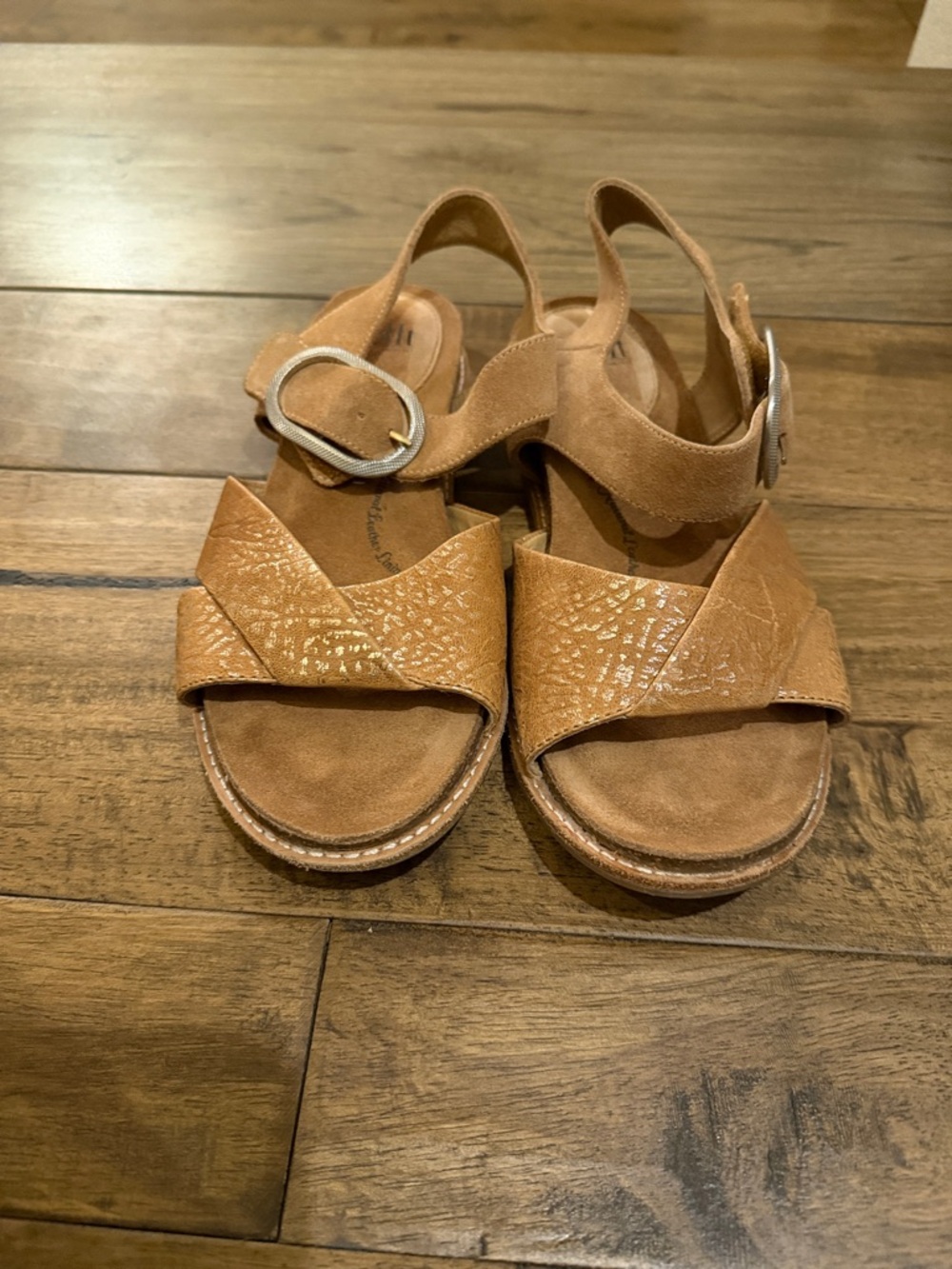 Sofft Beige/Tan Metallic-Detail Suede Ankle-Strap Sandals - Picture 3 of 6